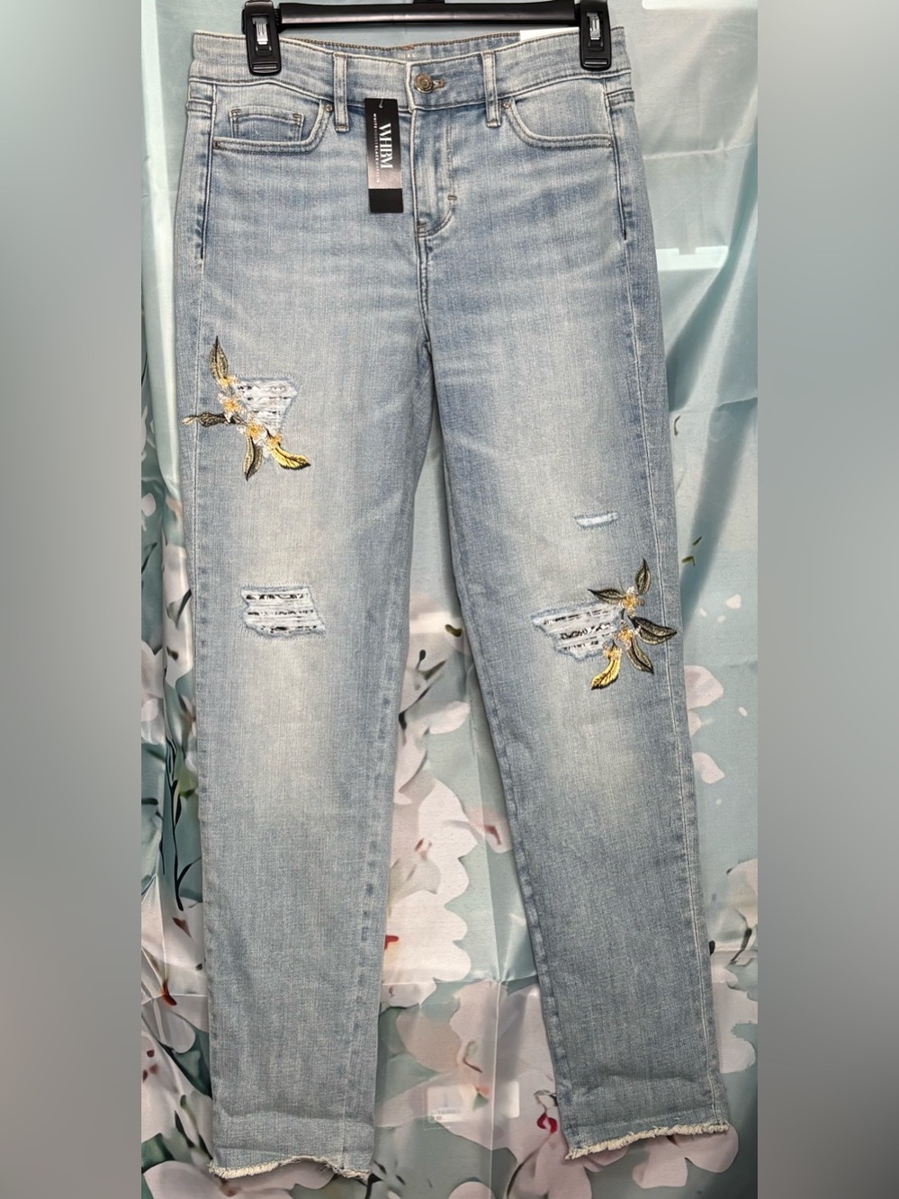 NWT White House Black Market Everyday Soft Embroidered Girlfriend Jeans Sz 0